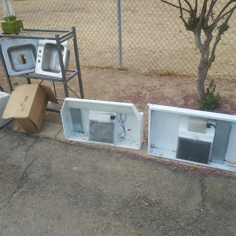 Selling almost everything ....moving - Picture 4 of 8